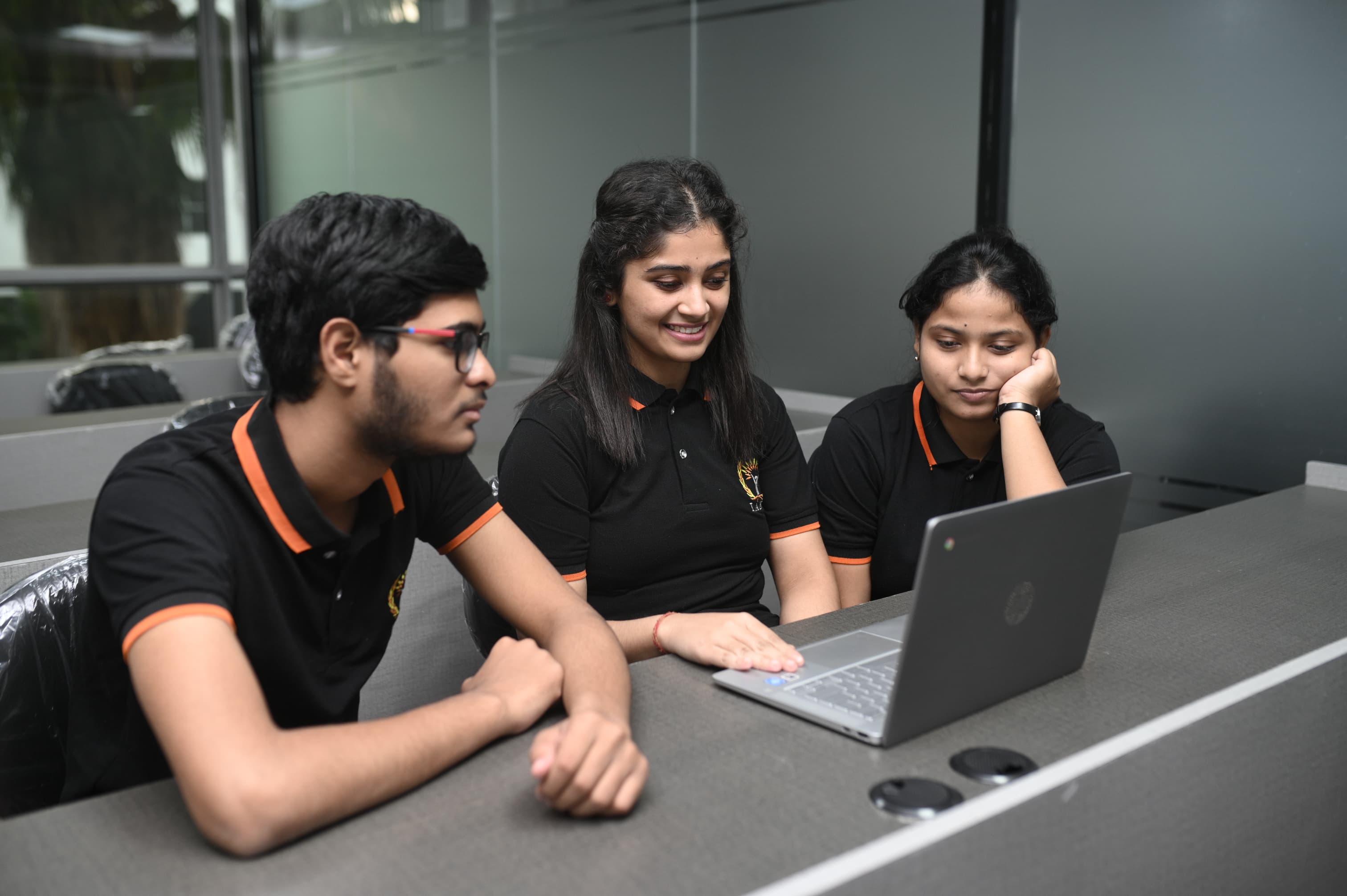 Internships at IAER